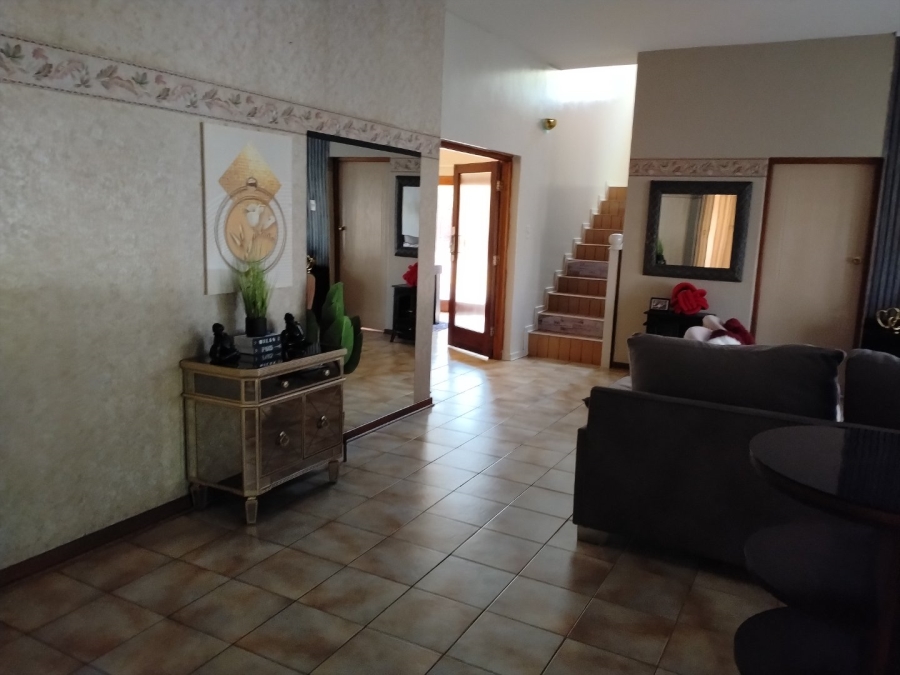 5 Bedroom Property for Sale in Bayswater Free State